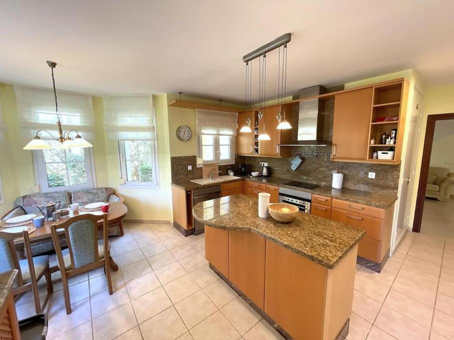 Beachside 4 Beds Cozy Villa, 700m Canas Beach! Marbella