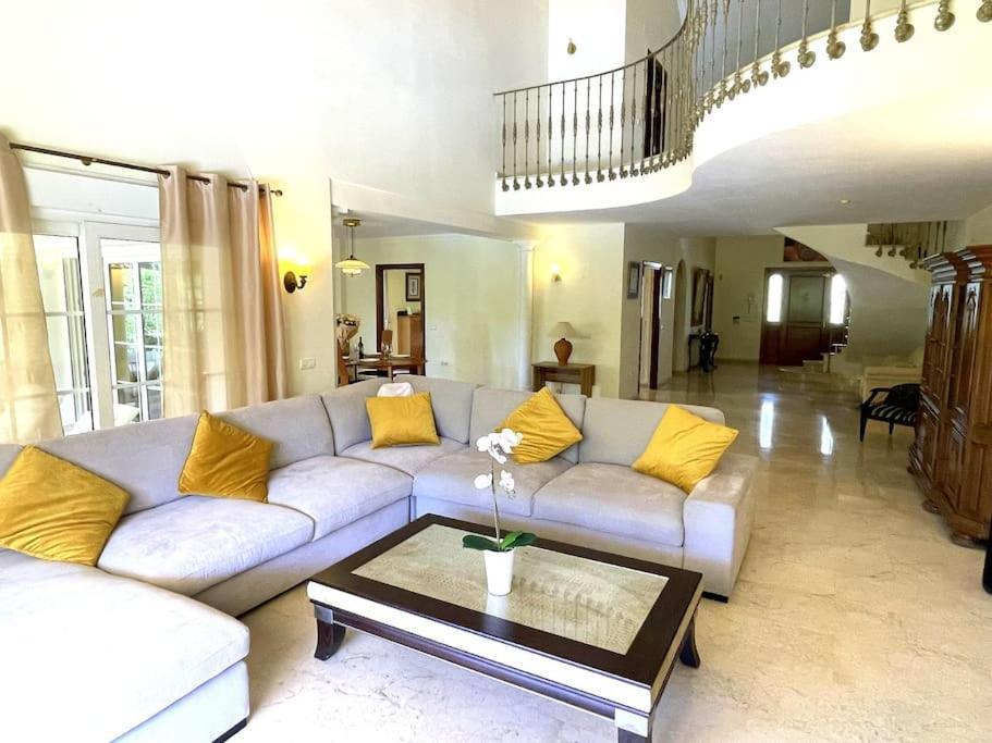 Beachside 4 Beds Cozy Villa, 700m Canas Beach! Villa Marbella