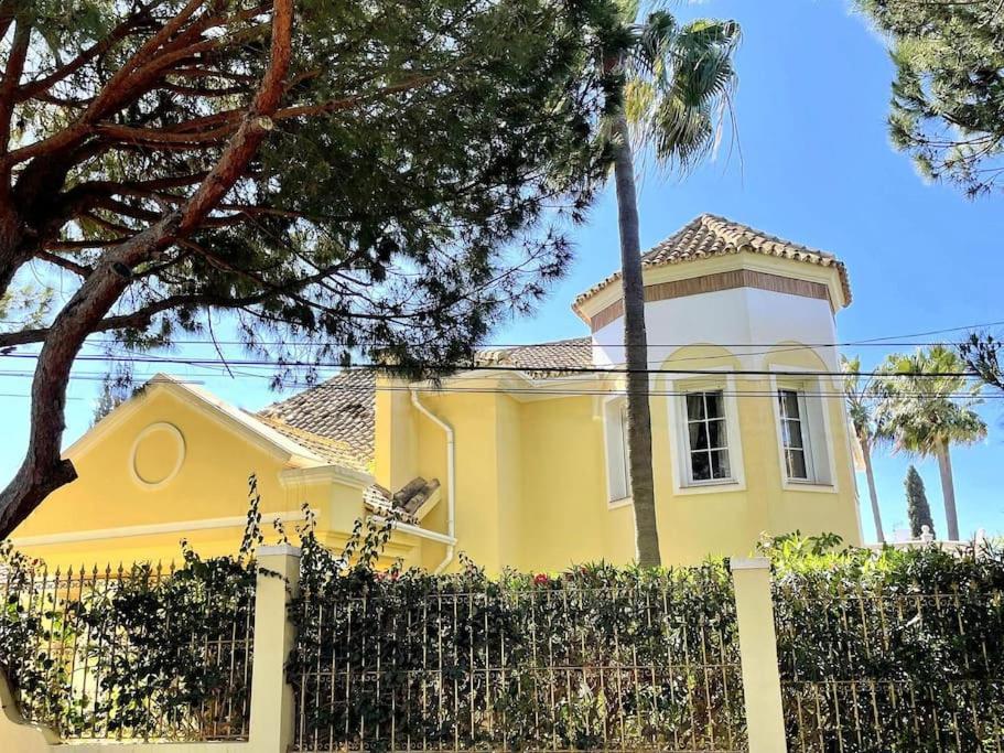 Beachside 4 Beds Cozy Villa, 700m Canas Beach! Villa
