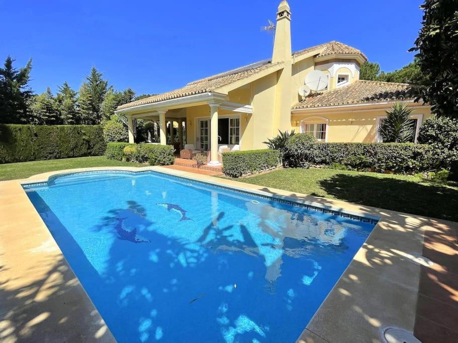 Beachside 4 Beds Cozy Villa, 700m Canas Beach! Marbella