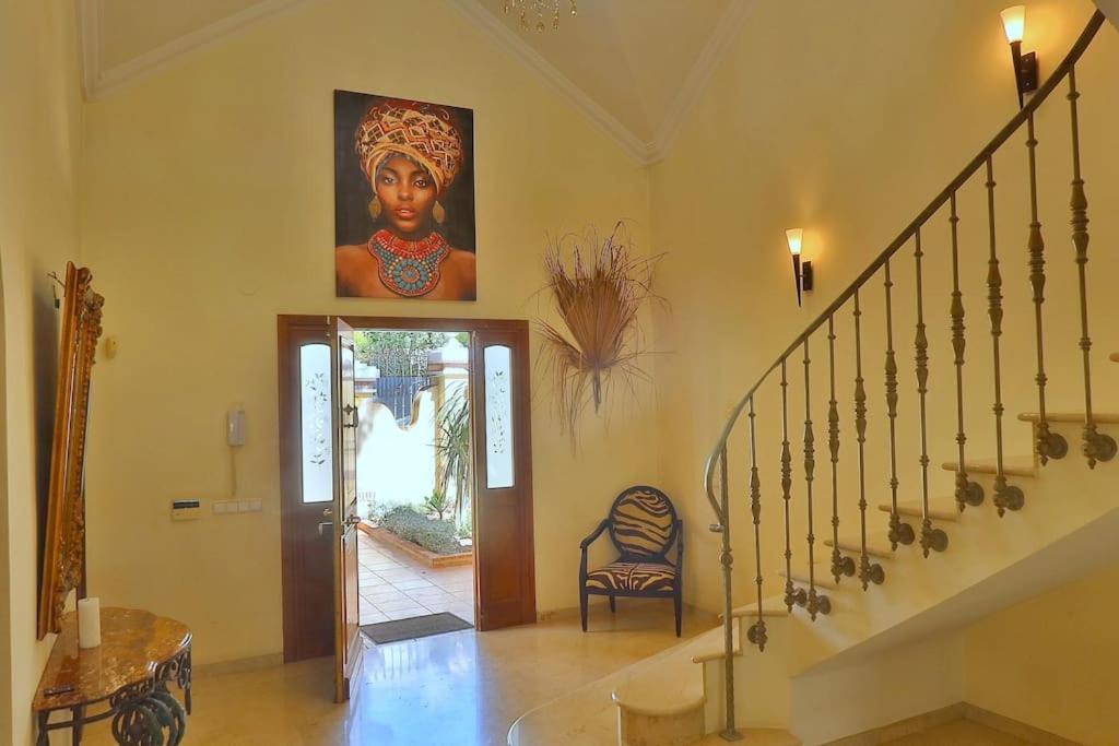 Villa Beachside 4 Beds Cozy Villa, 700m Canas Beach!