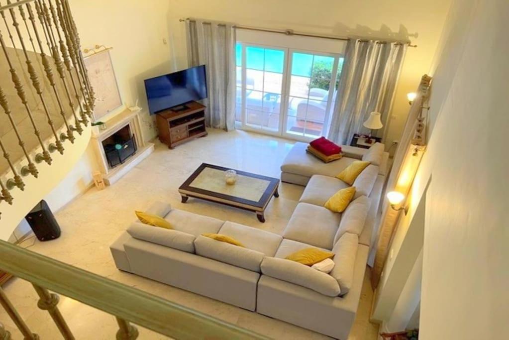 Beachside 4 Beds Cozy Villa, 700m Canas Beach!