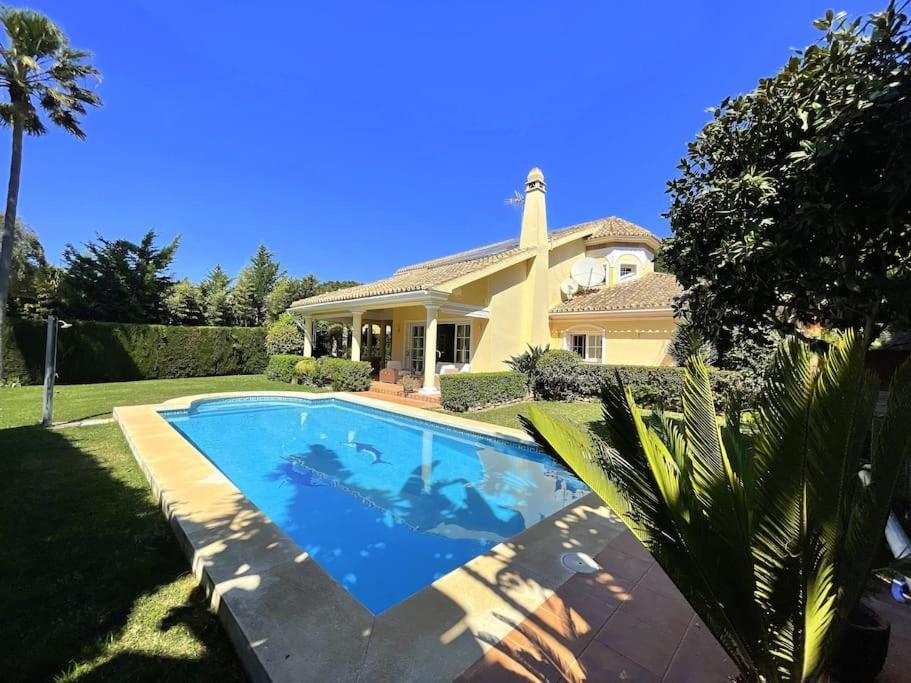 Villa Beachside 4 Beds Cozy Villa, 700m Canas Beach! *