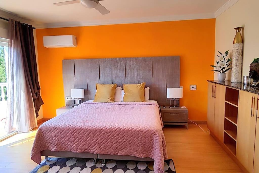 Beachside 4 Beds Cozy Villa, 700m Canas Beach! Villa Marbella
