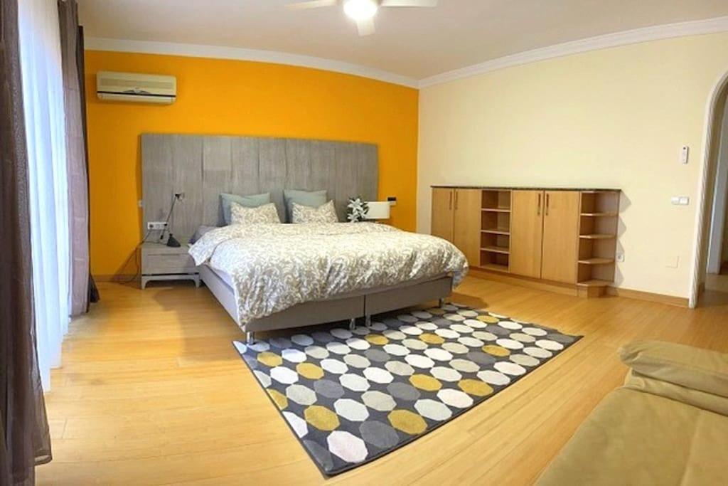 Beachside 4 Beds Cozy Villa, 700m Canas Beach! Villa